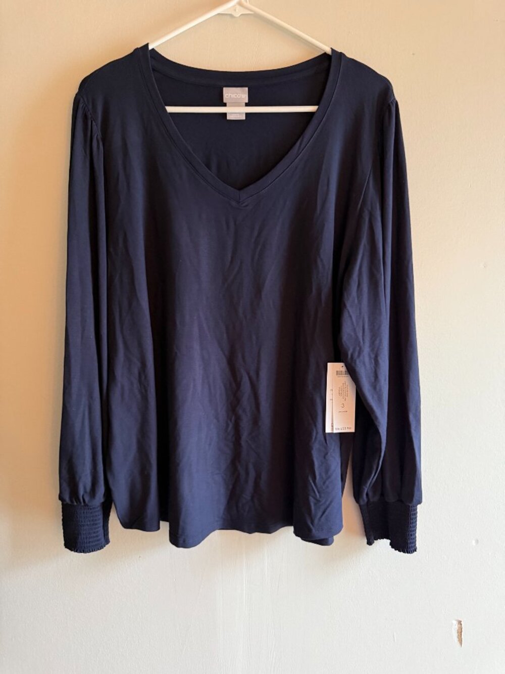 NWT Chico's Touch of Cool V-Neck Smocked Sleeve Tee Classic Navy Size 3 XL